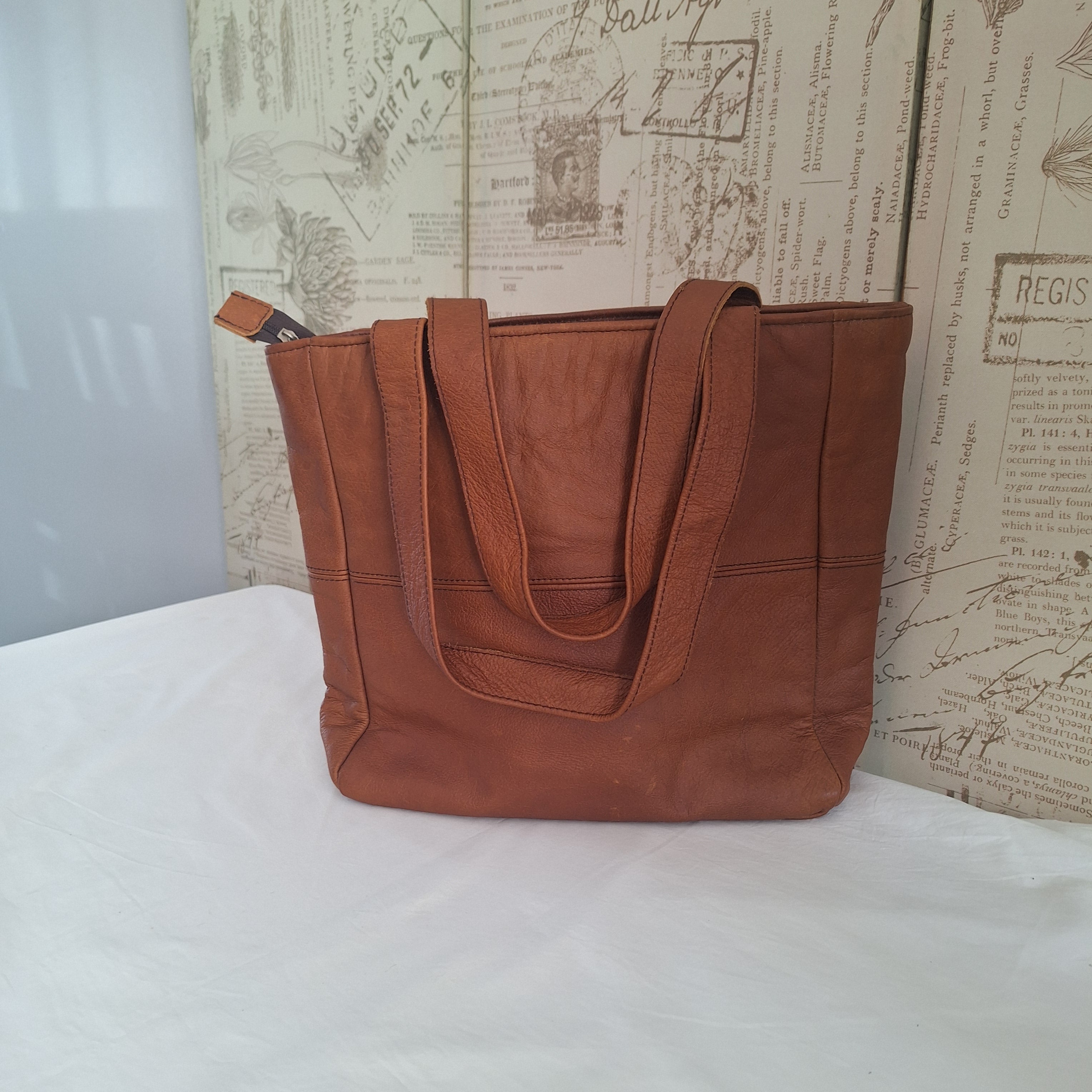 Genuine Leather Classic Shopper Handbag - Medium | MIRELLE - STOCK ROOM SALE MIRELLE