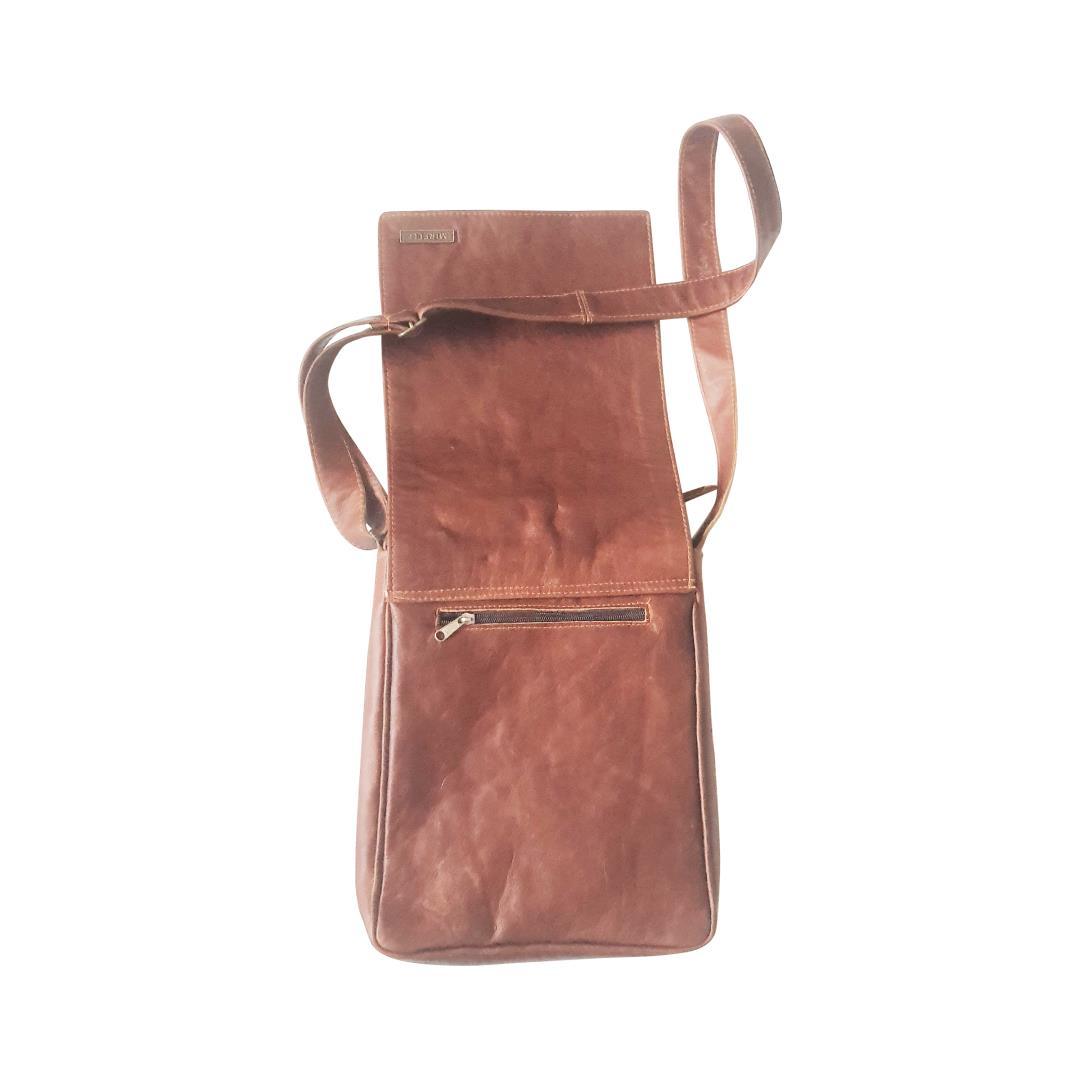 Leather Messenger Bag | MIRELLE ZA Messenger bag Mirelle Leather and Lifestyle