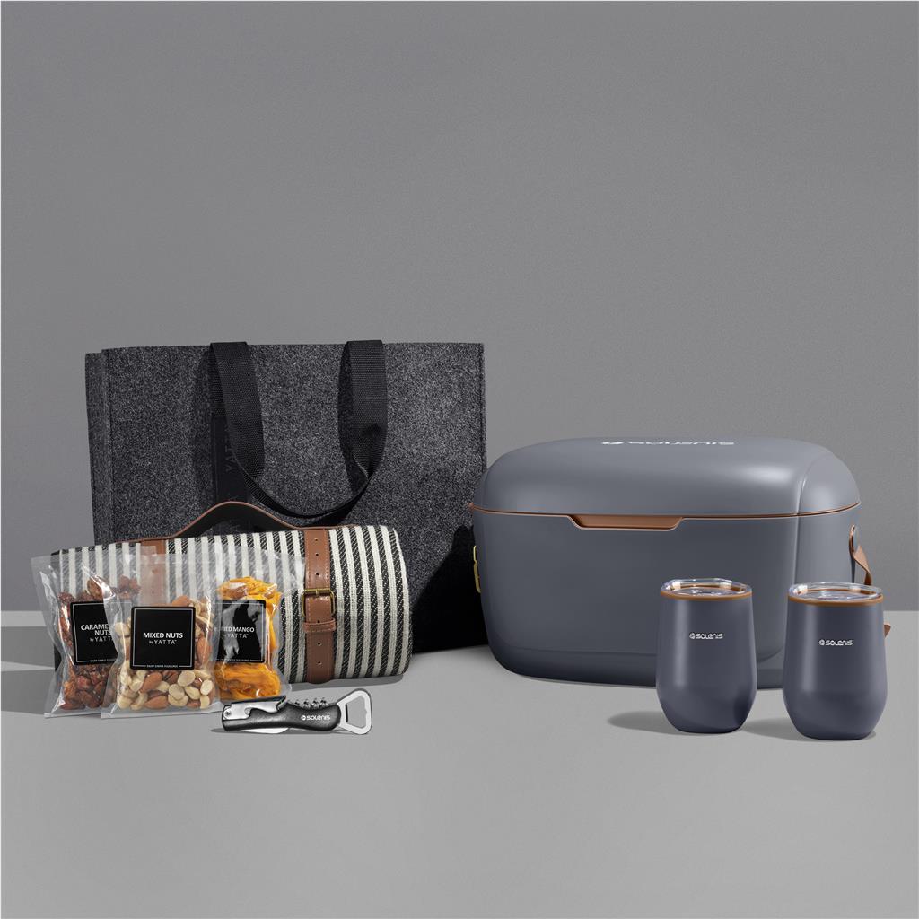 Yatta Chic Chill Hamper ZA Premium Hampers,Outdoor Hampers Mirelle Leather and Lifestyle