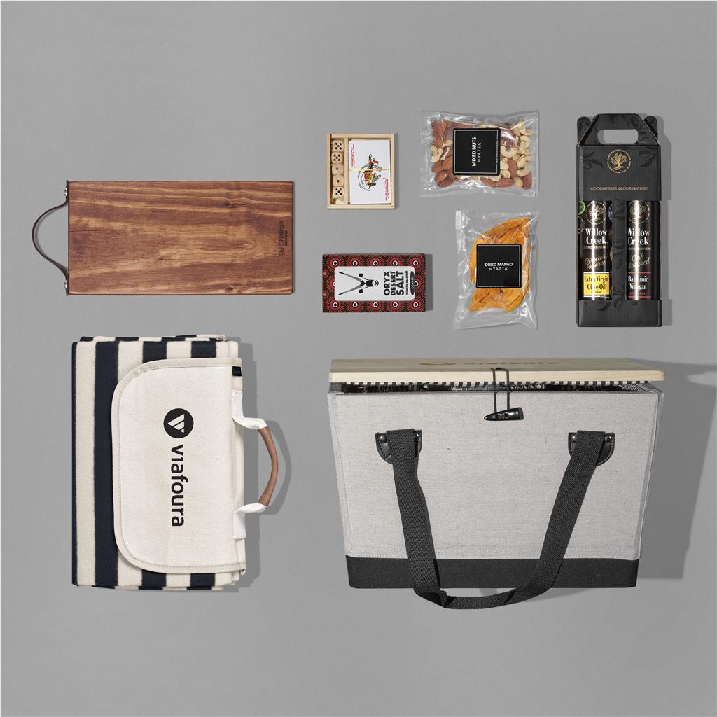 Yatta Daytrip Delights Hamper ZA Premium Hampers,Outdoor Hampers Mirelle Leather and Lifestyle