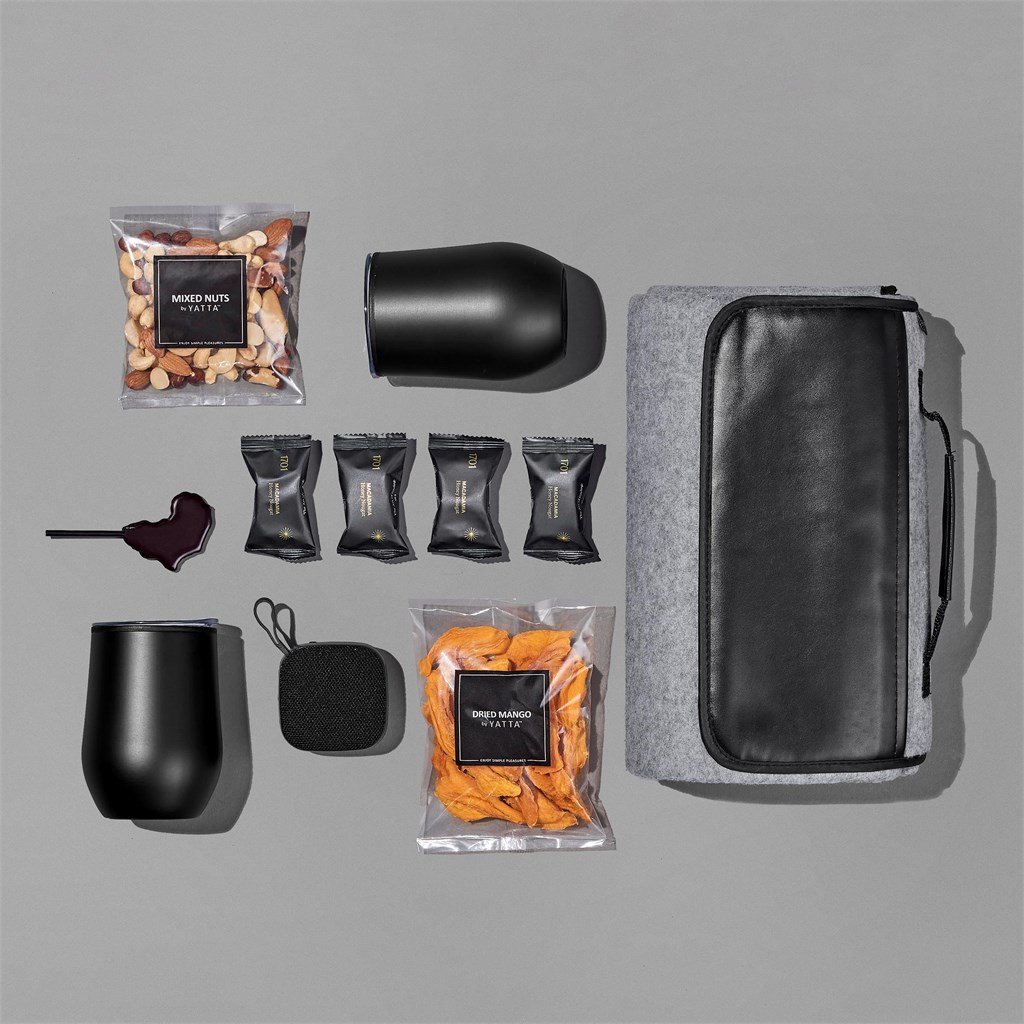 Yatta Lavishly Laden Hamper ZA Unisex Hampers,Outdoor Hampers,Tech Hampers Mirelle Leather and Lifestyle
