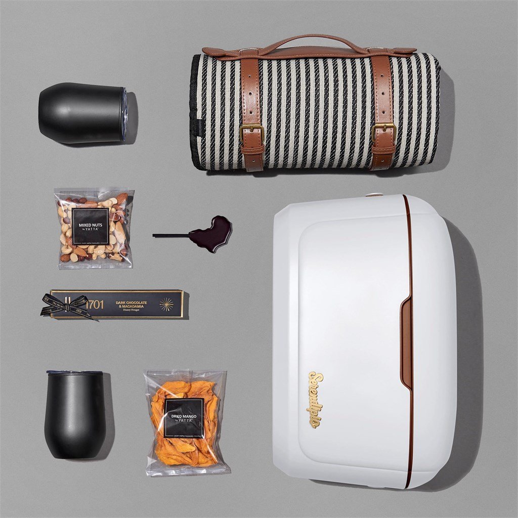 Yatta Sophisticated Soiree Hamper ZA Premium Hampers,Outdoor Hampers Mirelle Leather and Lifestyle