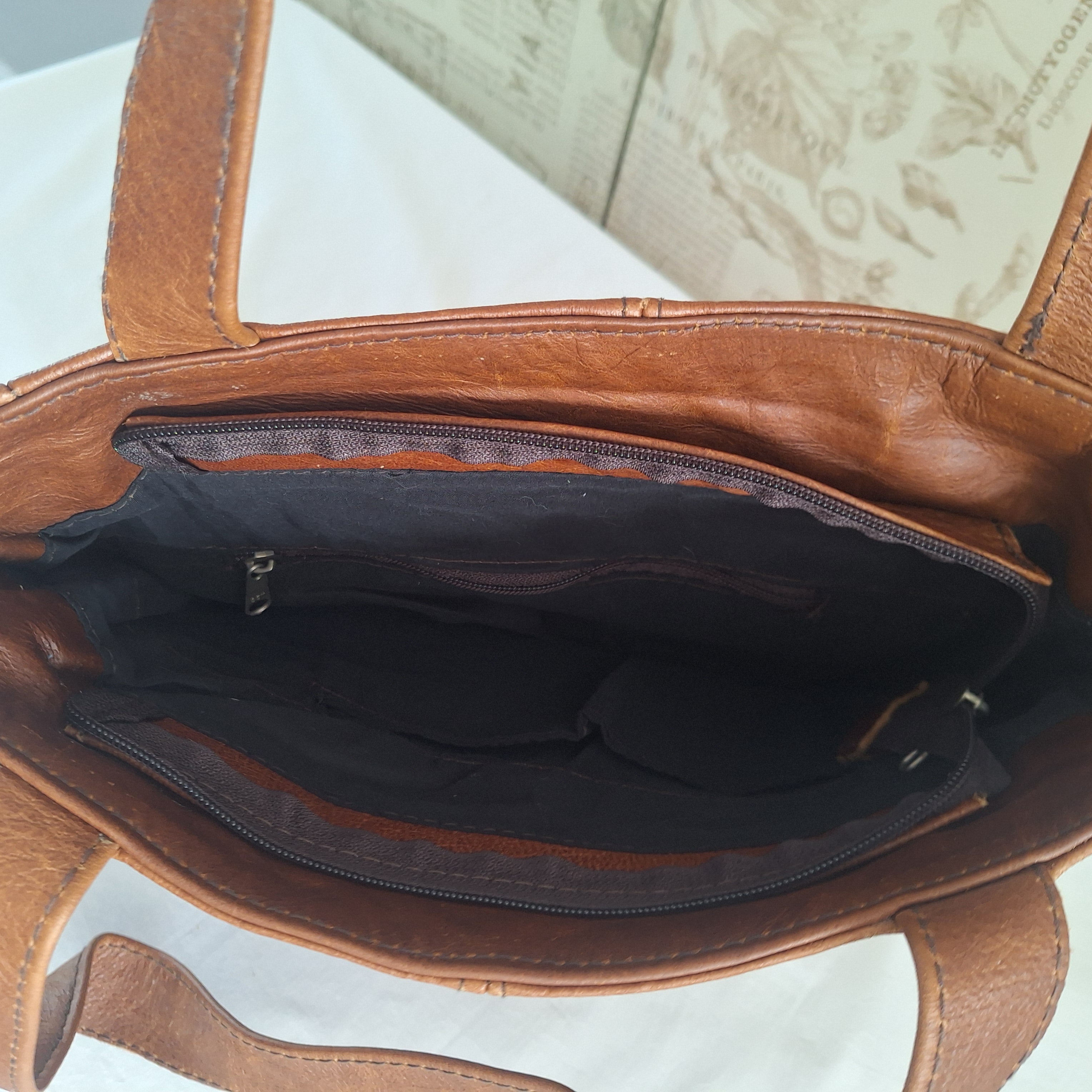 Genuine Leather Classic Shopper Handbag - Medium | MIRELLE - STOCK ROOM SALE MIRELLE