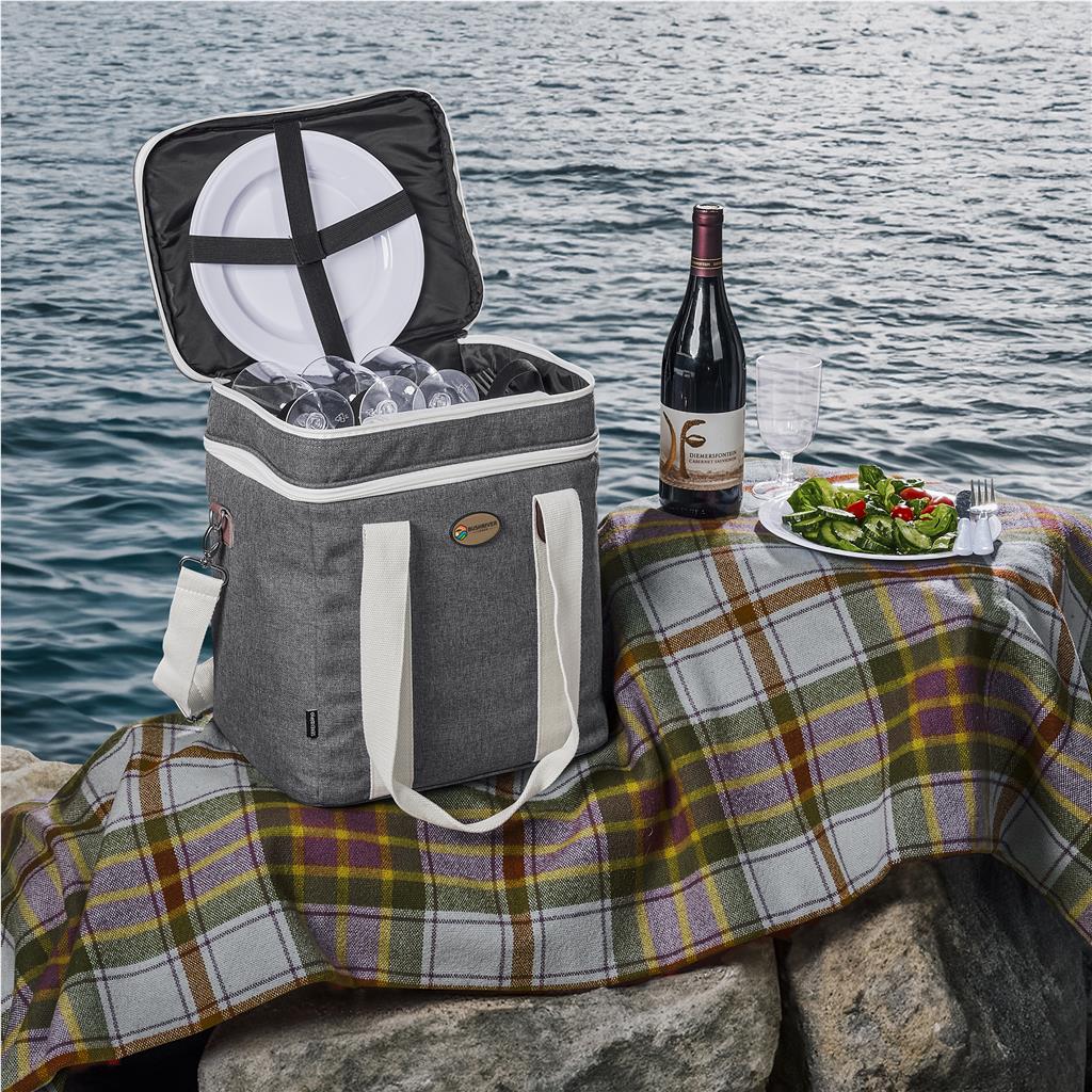 Serendipio Brookfield 4-Person Picnic Cooler Mirelle Leather and Lifestyle