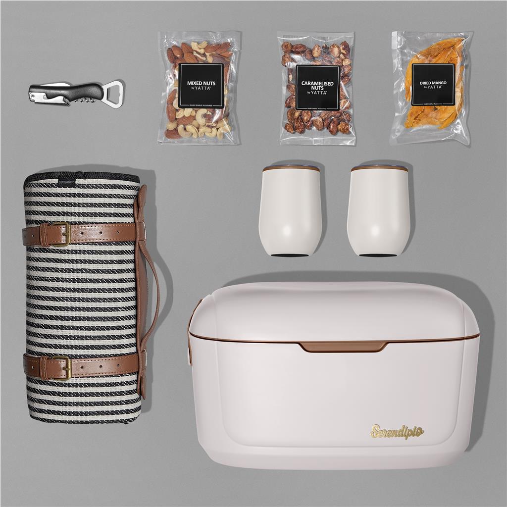 Yatta Chic Chill Hamper ZA Premium Hampers,Outdoor Hampers Mirelle Leather and Lifestyle