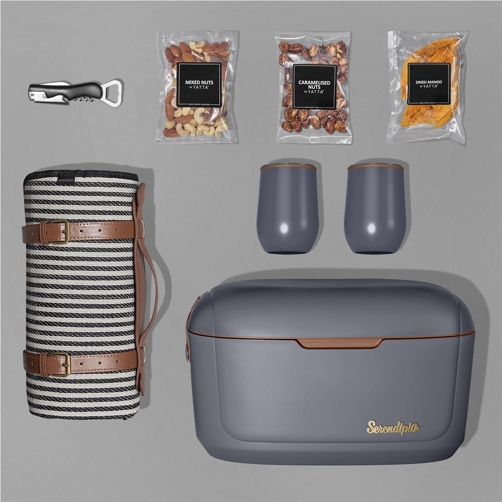Yatta Chic Chill Hamper ZA Premium Hampers,Outdoor Hampers Mirelle Leather and Lifestyle