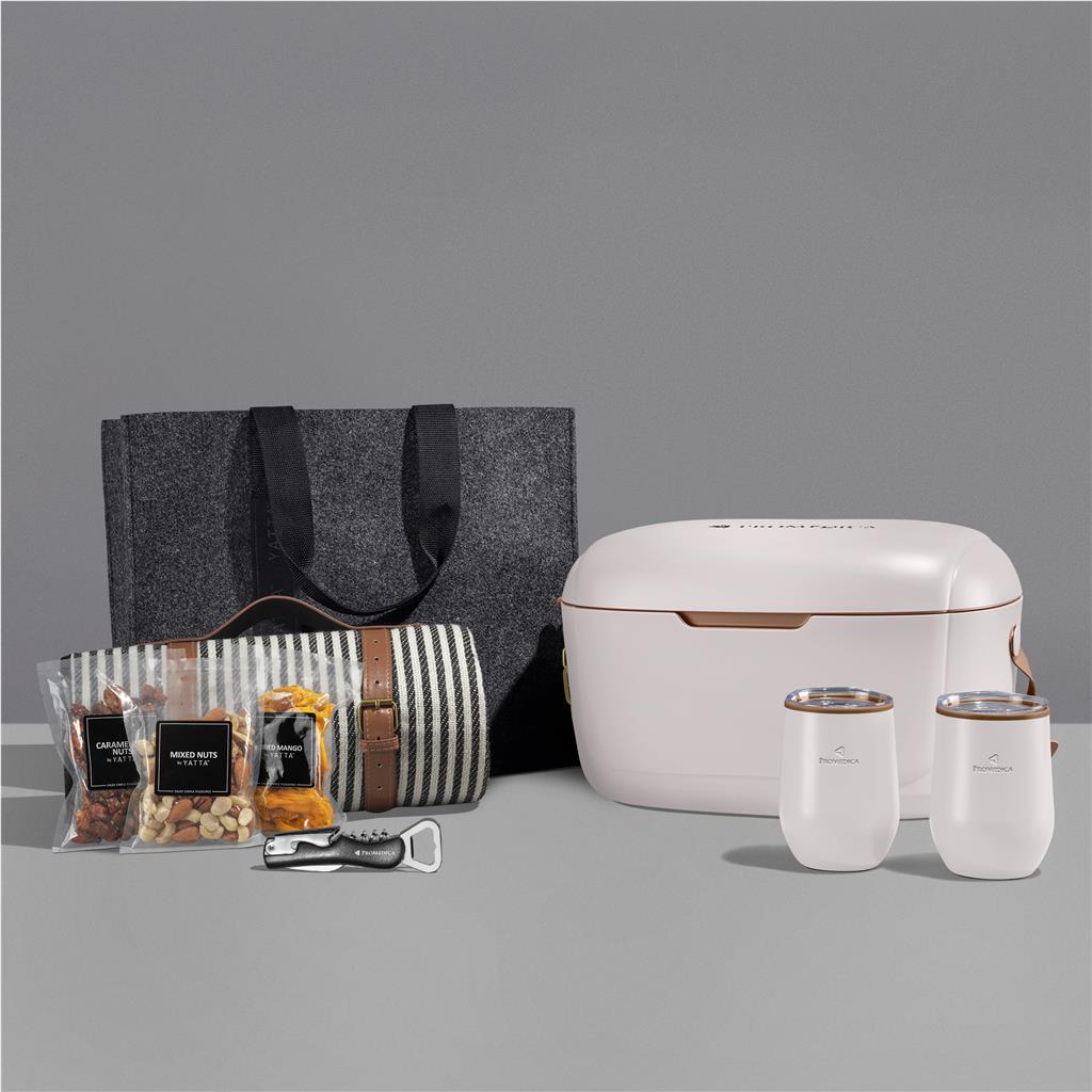 Yatta Chic Chill Hamper ZA Premium Hampers,Outdoor Hampers Mirelle Leather and Lifestyle