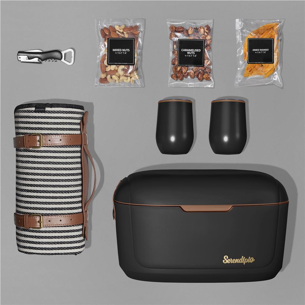 Yatta Chic Chill Hamper ZA Premium Hampers,Outdoor Hampers Mirelle Leather and Lifestyle